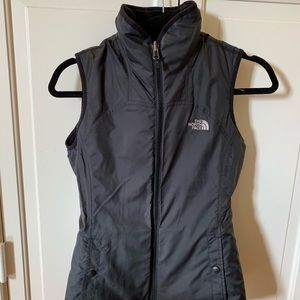 Women’s reversible fur north face vest (like new!)
